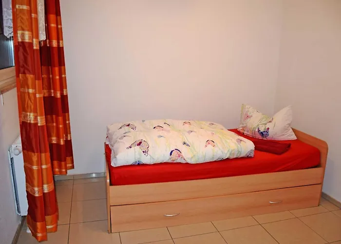 Ferienwohnung/ Ferienzimmer Asche * アッシャースレーベン